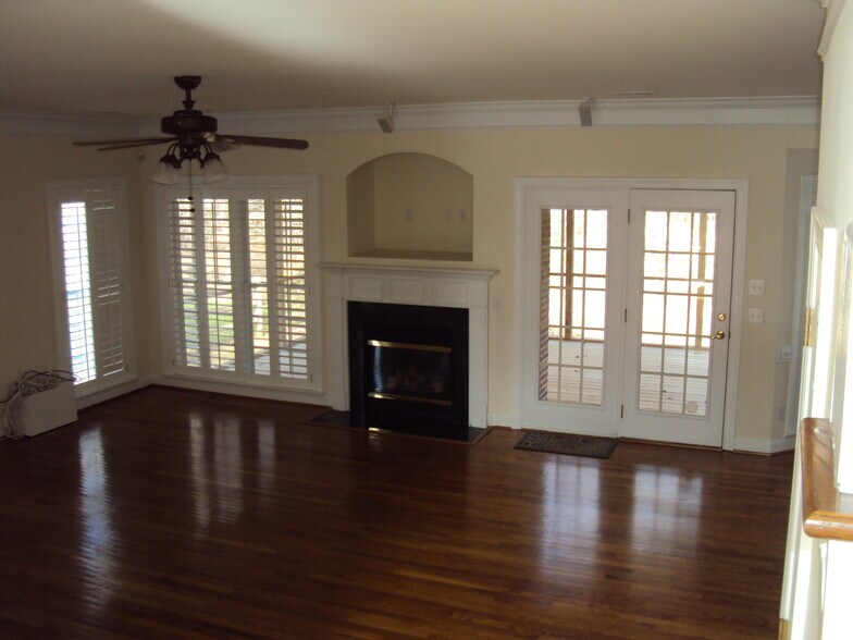 Building Photo - 7127 Weddington Brook Dr