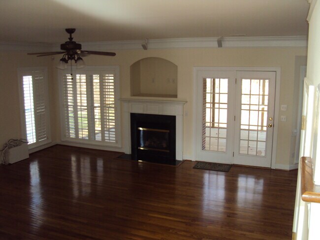 Building Photo - 7127 Weddington Brook Dr