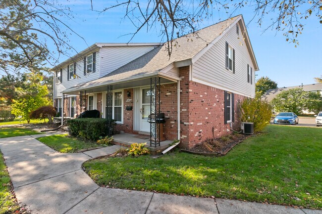 Building Photo - 6962 Harvard Ln