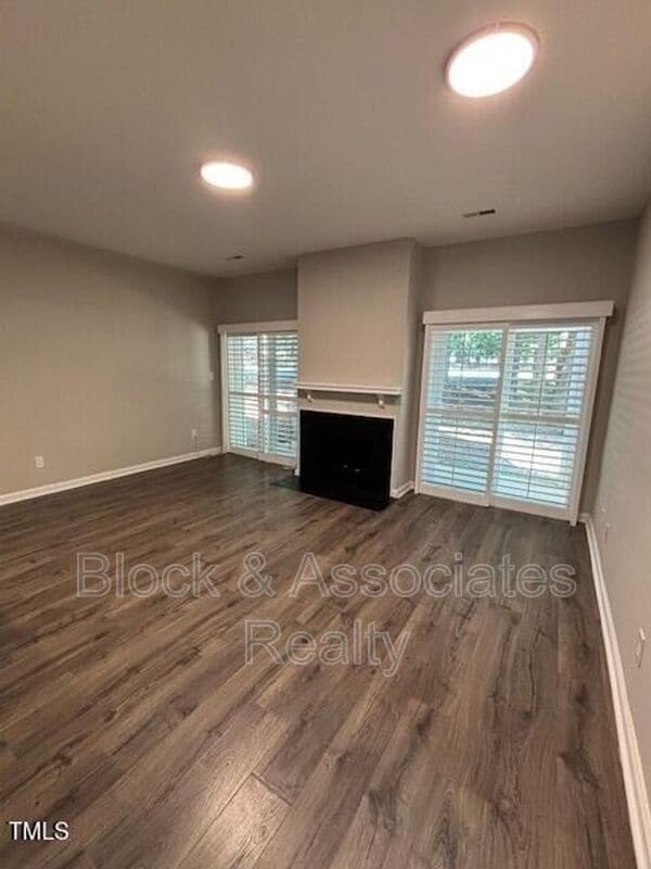 Building Photo - 6000 Winterpointe Ln