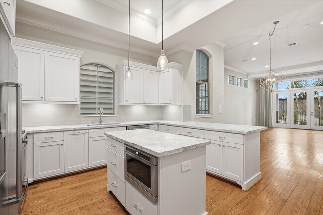 Building Photo - 4734 Aftonshire Dr