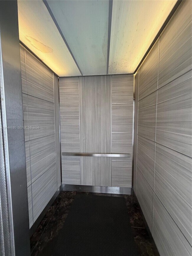 Building Photo - 4141 Nautilus Dr