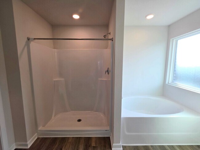 Building Photo - Nearly New 4BR/2BA home close to I10 with energy savings built in