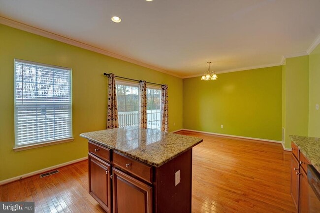 Building Photo - 536 Van Dyke Cir