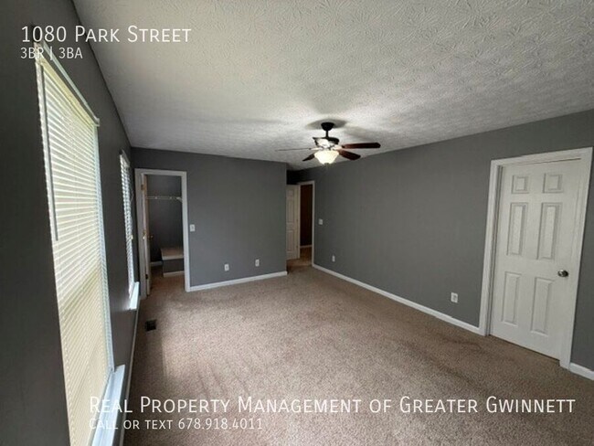 Building Photo - 1080 Park St