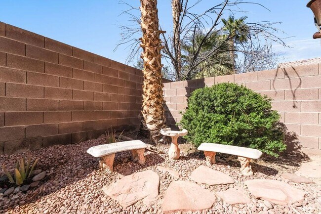 Building Photo - Silverado Ranch: Bright, Open Concept 3/2/2 Home with Downstairs Bedroom & Full Bath, Community Pool
