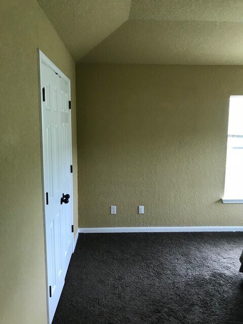 Building Photo - 7418 Moss Brook Dr