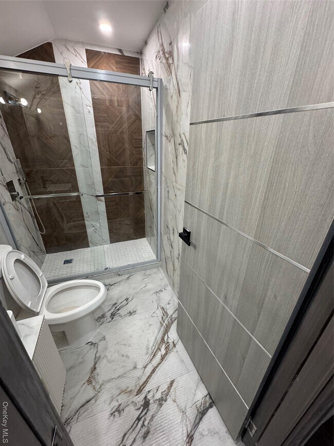 Building Photo - 167-20 140th Ave