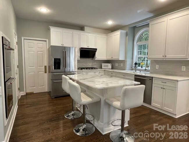 Building Photo - 6025 Oakridge Ct
