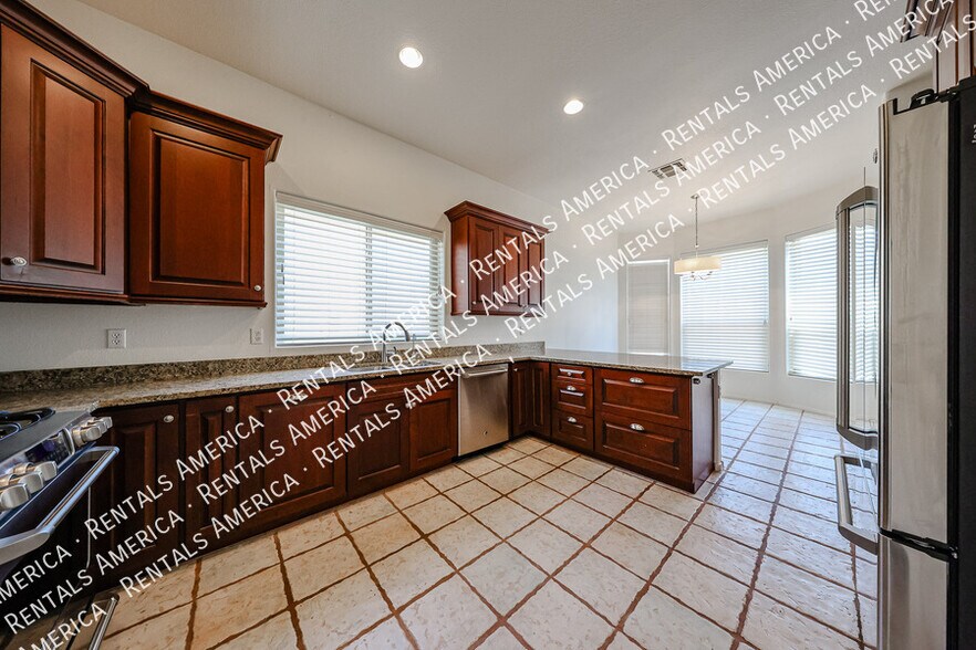 Building Photo - 2318 N Boulder Mountain