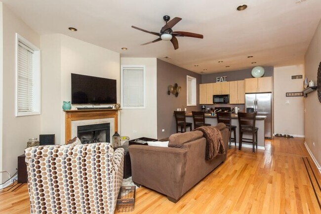 Building Photo - 2 bedroom in Chicago IL 60613
