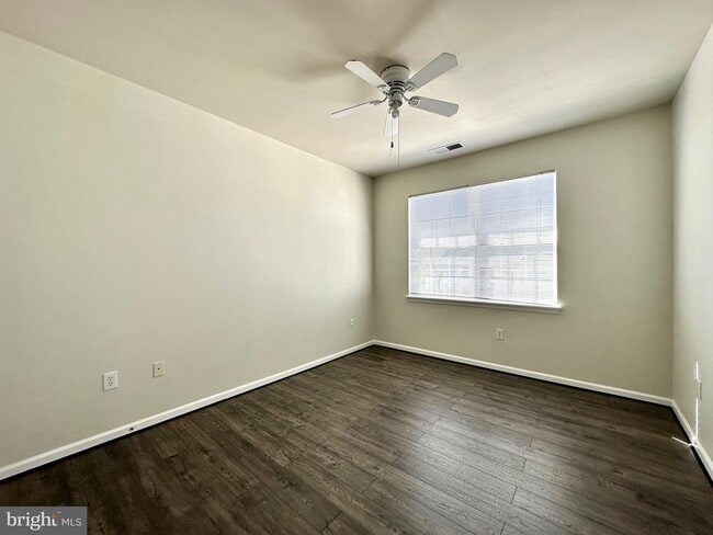 Building Photo - 12925 Centre Park Cir