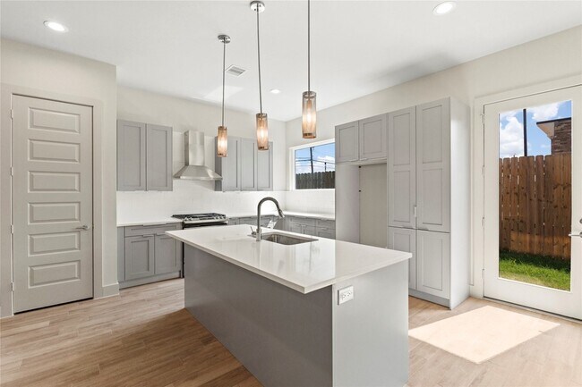 Building Photo - 5726 Rucio Ln