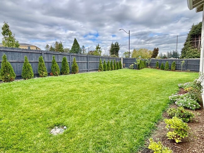 Building Photo - Gorgeous Ridgefield Home