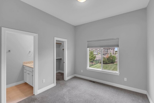 Building Photo - Luxury Home - Month-to-Month or 6-month Le...