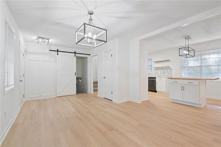 Building Photo - 920 Kings Ct