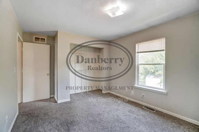 Building Photo - 3612 Willow Run Dr