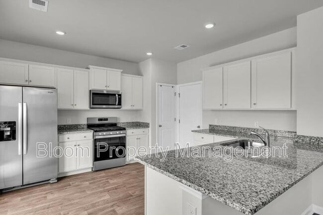Building Photo - 803 Lilyford Ln