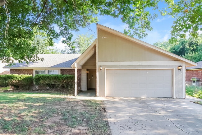 Building Photo - 1104 Meadow Lake Dr