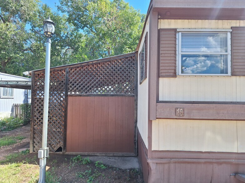 Building Photo - 3030 Wood Ave