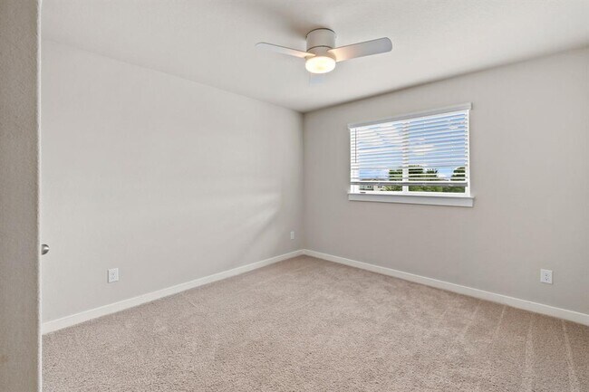 Building Photo - 2251 Rocoso Trl