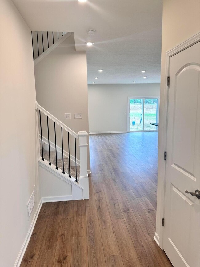 Building Photo - 1332 Red Tail Pl