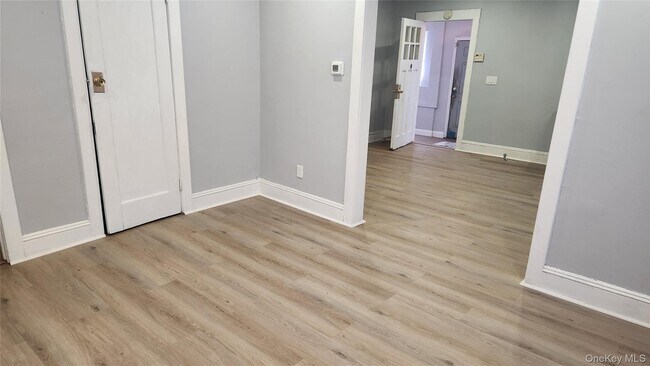 Building Photo - 75 Ingraham St