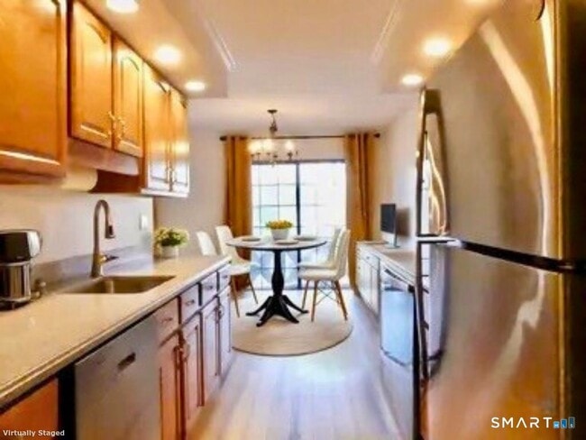 Building Photo - 50 Aiken St