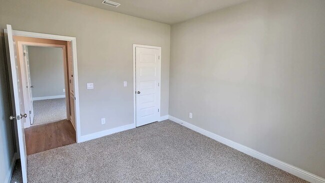 Building Photo - 10532 S Redland St