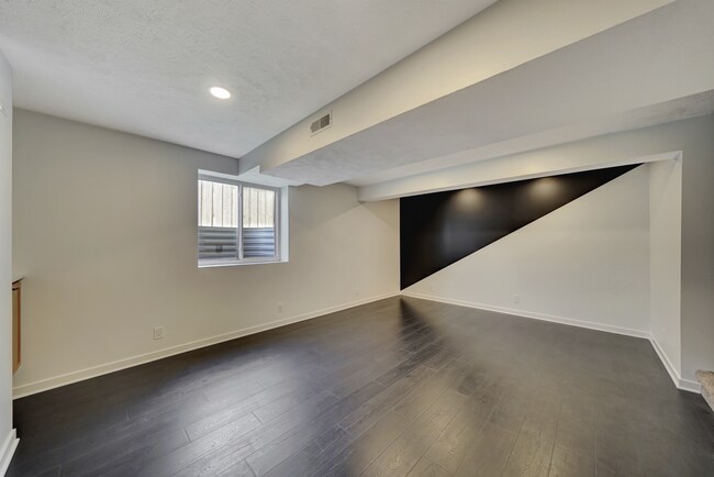 Building Photo - 7339 Yankee Woods Dr