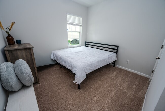 Building Photo - 417 Ginger Dr