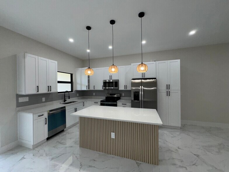 Building Photo - 4829 29th St SW