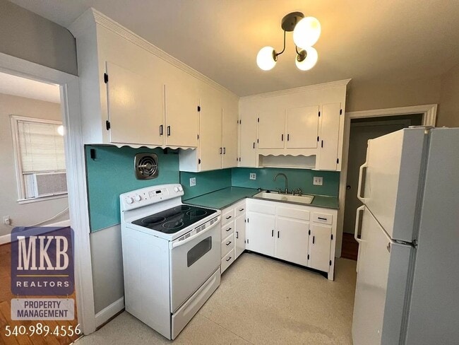 Building Photo - 2314 Wycliffe Ave SW