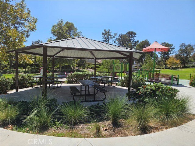 Building Photo - 25825 Southbrook