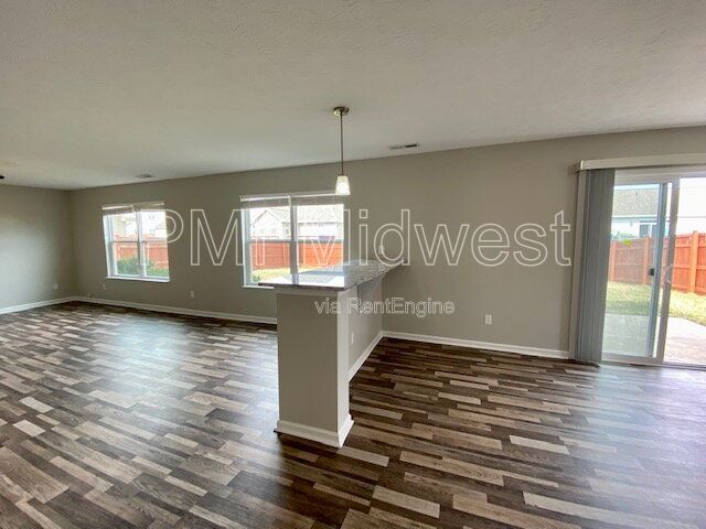Building Photo - 8014 Harshaw Dr