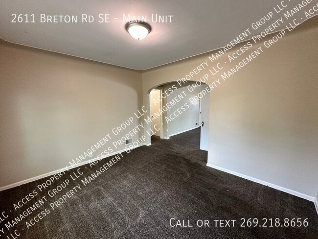Building Photo - 2611 Breton Rd SE