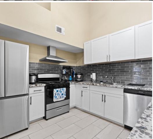 Building Photo - 11847 Plumbrook Dr
