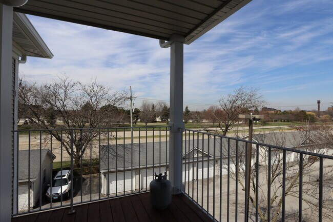 Building Photo - 3333 Stratford Ct