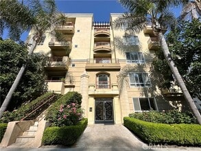 Building Photo - 320 S Willaman Dr