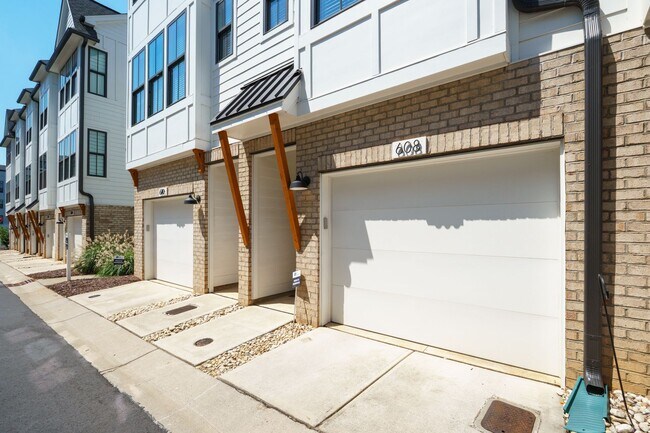 Building Photo - 608 Old Dominion Dr