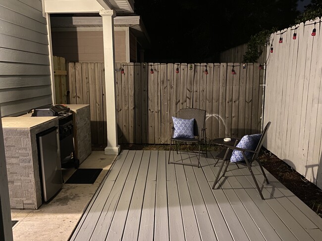 Building Photo - Marlin Pl - PCB