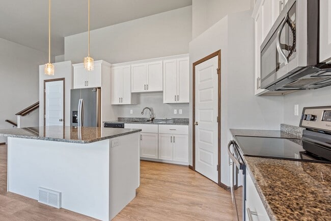 Building Photo - 3-bedroom, 3-bathroom West Fargo Single-Family Home w/ 3 Stall Garage