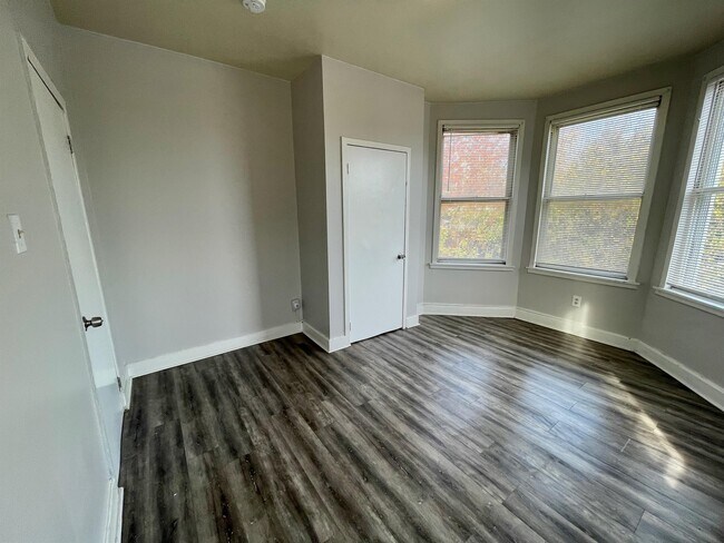 Building Photo - 1309 W Allegheny Ave