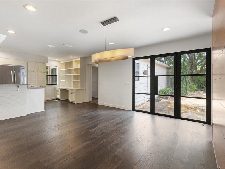 Building Photo - 6801 Winding Rose Trl