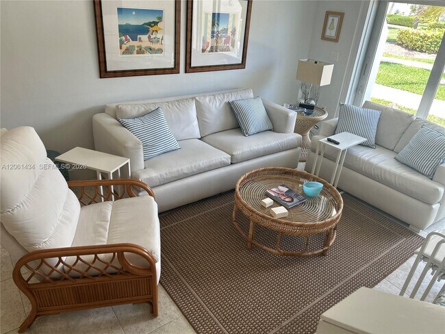 Building Photo - 881 Ocean Dr