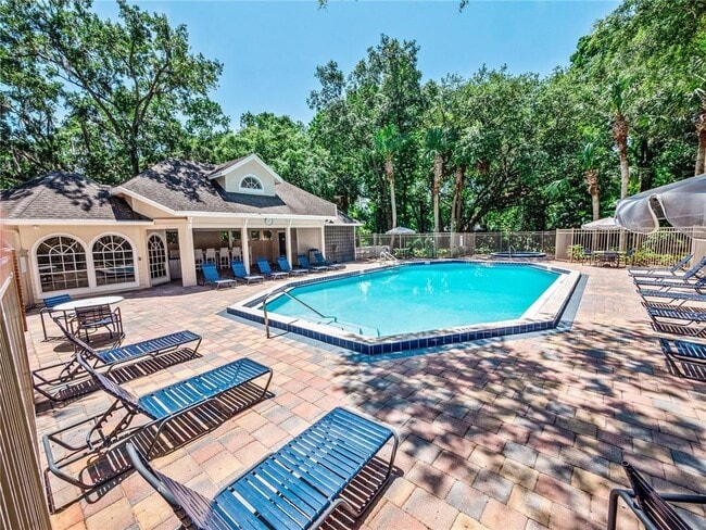 Building Photo - 605 Youngstown Pkwy