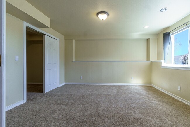 Building Photo - 9045 Aldersgate Ct