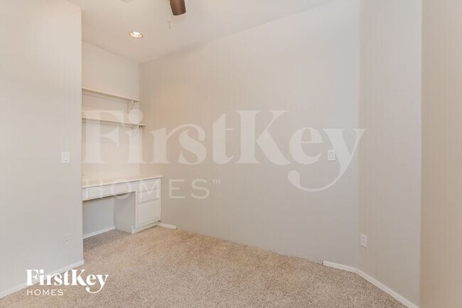 Building Photo - 3331 N Diamond Butte Way