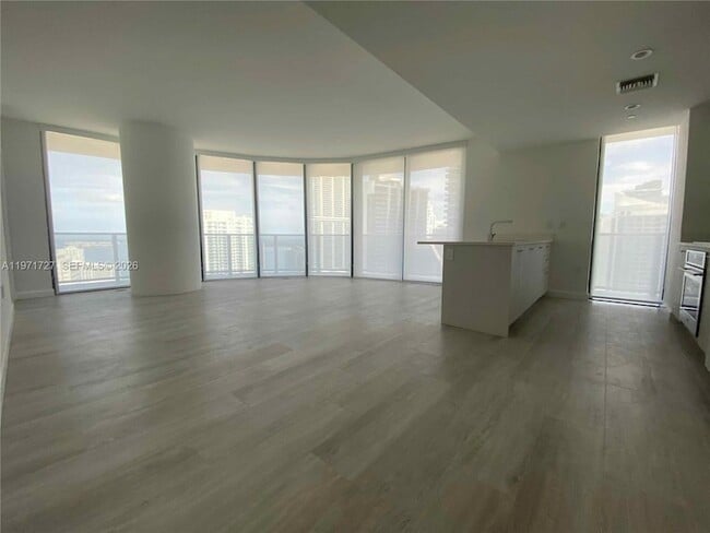 Building Photo - 45 SW 9th St