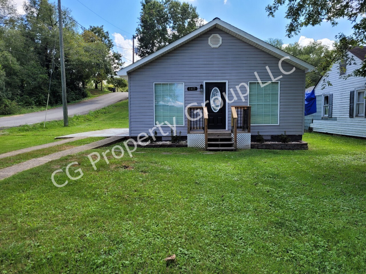 Building Photo - 1417 S Eastman Rd